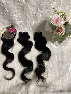 wavy hair bundles with closure