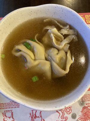 Wonton soup, excellent