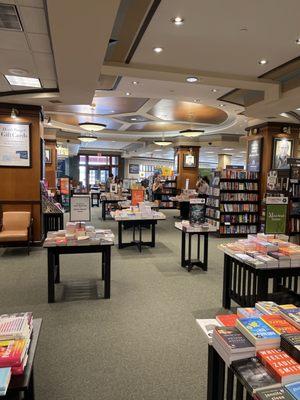 Barnes & Noble Booksellers