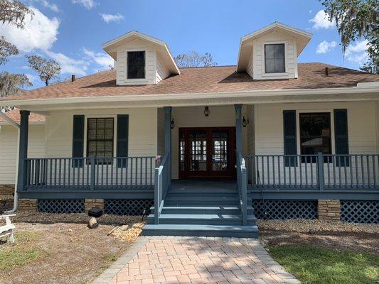 Completely remodeled home in Clermont next the a beautiful lake all siding exterior home