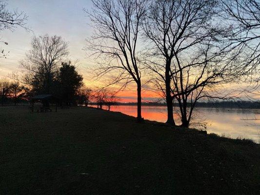 Gorgeous sunset at Willow Beach State Park!