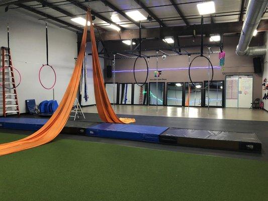 Aerial silks, Lyra, Pole Fitness