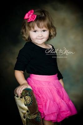 Milwaukee Photographer- Shoot the Moon Photography children, families, newborn photos.