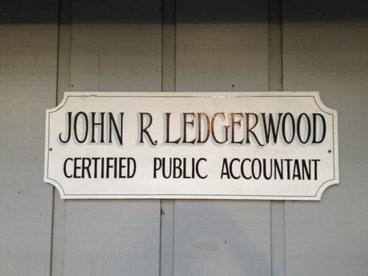 John R Ledgerwood