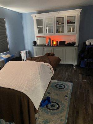 Massage room, hot stones, doterra oil