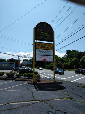 Display sign Rte 6 and Lee's River Ave