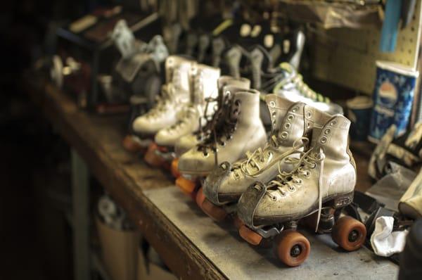 Vintage quad skates in mint, running condition.