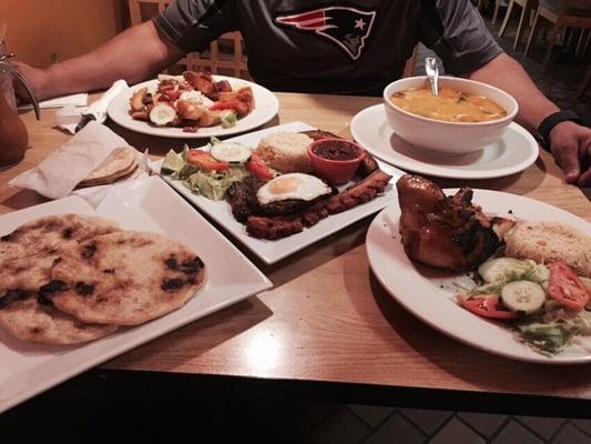 Tipico Steak Plate, yum Sopa de Gallino, yum Pupusas, yum yuca y chicharron... Horchata mmmm..