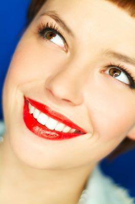 Call (281) 239-3900 for our teeth whitening specials..