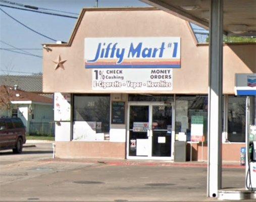 The front of the Skeezy Mart (whoops, Jiffy Mart).