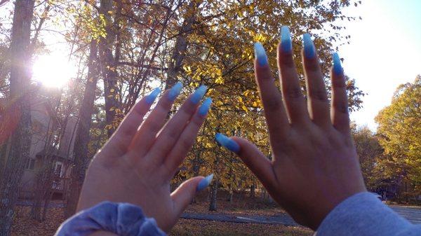 Beautiful blue sparkly nails