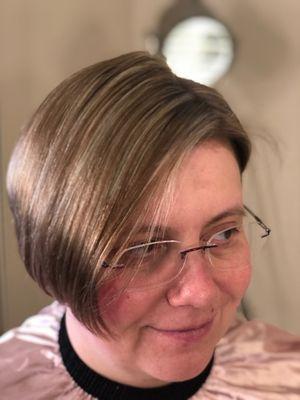 Women's bob haircut and highlights