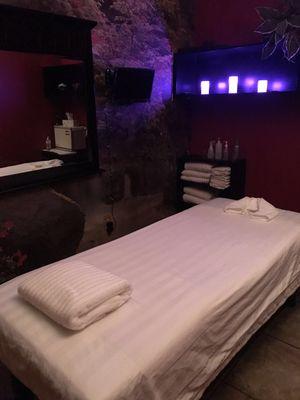 Angel's Touch Face & Body Spa Mon - Sun 9 a.m ~ 9 p.m  Phone number (702) 816-2900  2550 S Rainbow E-23.Las Vegas, NV 89146