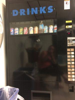 Old school soda vending machine!!  Nice!