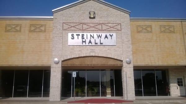 Collin County's authorized dealer for Steinway & Sons, an American company building the world's finest pianos since 1853.