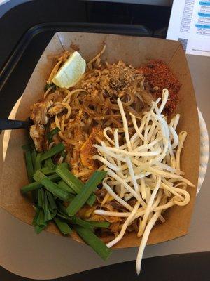 Chicken pad thai