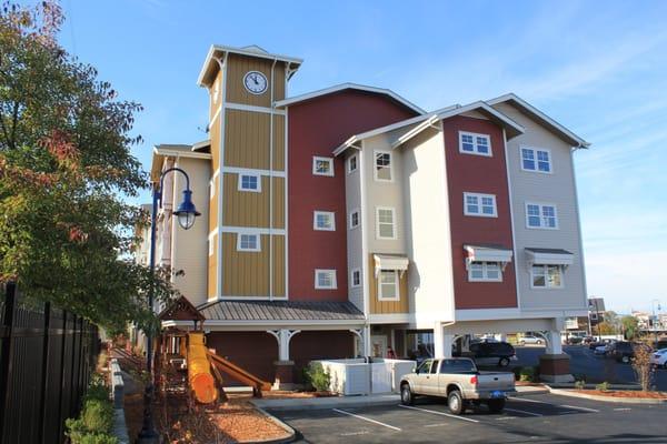 33 Unit 4 story Workforce Housing project in Astoria Oregon.  Completed in 2012.