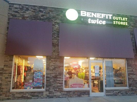 B2 Outlet Store