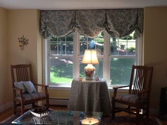 Chair pads, table cloth and relaxed roman valance all compliment the casual yesterday elegant decor of the Bow,NH home.