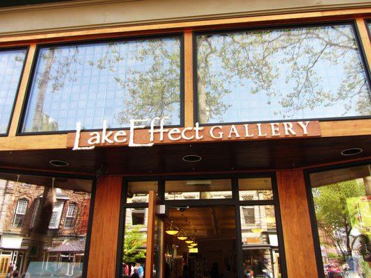 Welcome!  25 West Michigan artists' work; original and giclees.  Fabulous art framing services.  Fine  crafts and jewelry.