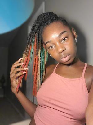 Weight: 108
 Height: 5,5
 Race: black native American 
 Hair: locks
 Eye color: black