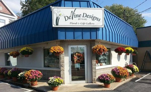 DeVine Designs by Gail Floral and Gift Gallery
 Fresh Flowers, Silk Flowers, Oil and Tart Burners, Gift Baskets