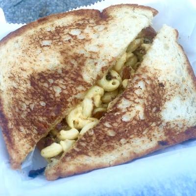 Grilled mac + cheese