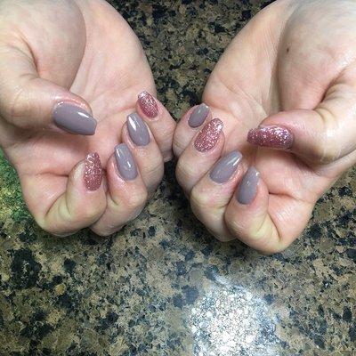 Acrylic Balance with Gel Polish and glitter accent nail