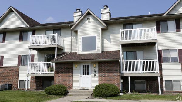 Eastland Apartments in Kentwood, MI