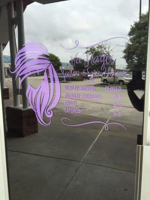 Va'Nayes Salon Hours