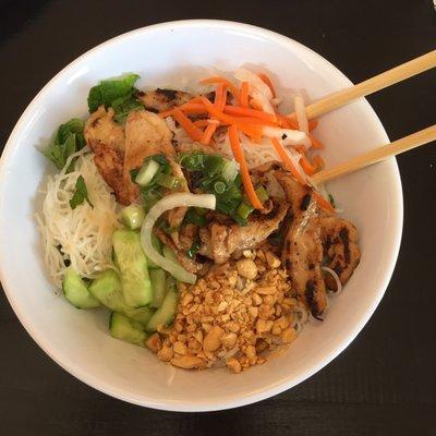 Fantastically flavored Lemongrass Chicken Noodle bowl!!!!