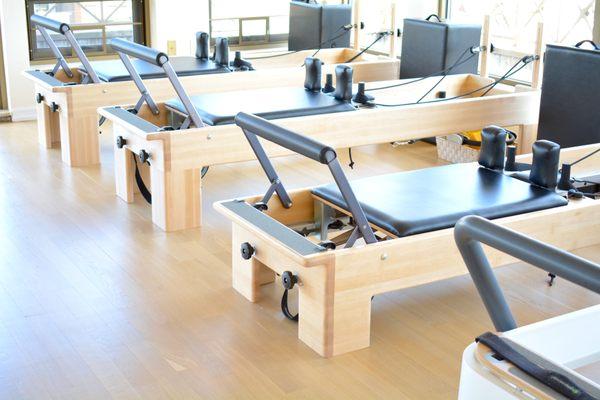 Offerings : 
Small Reformer classes 
and Private Pilates sessions