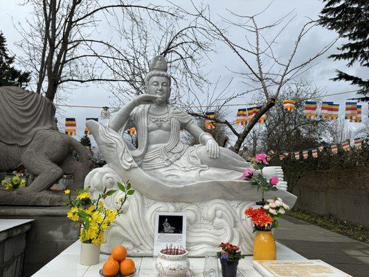 Buddhist Cultural Center Of The Northwest CHÙA DƯỢC SƯ