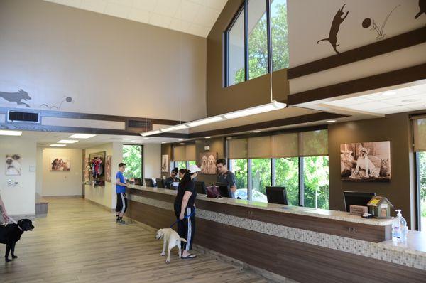 Plainfield Pet Resort lobby