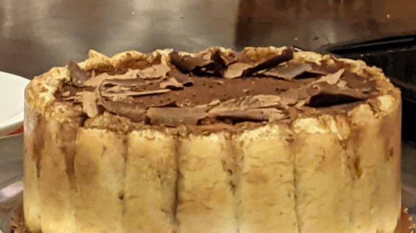 Tiramisu cake