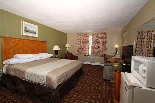 BudgetInn Cicero NY GuestRoom King Nonsmoking