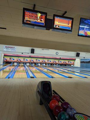 Lanes with screens