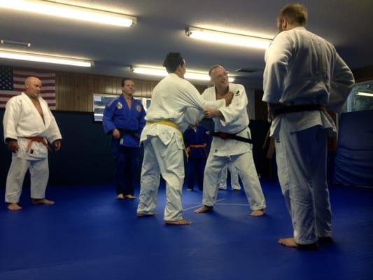 Sensei Ron demonstrating grip fighting techniques