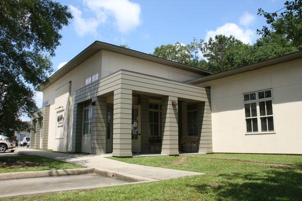 Exterior of Weiler Plastic Surgery office in Covington, LA