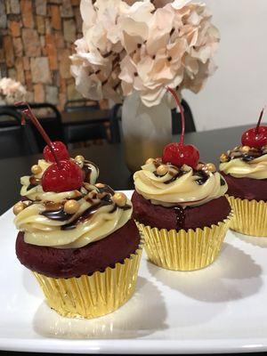 Red velvet cupcake filling with berries