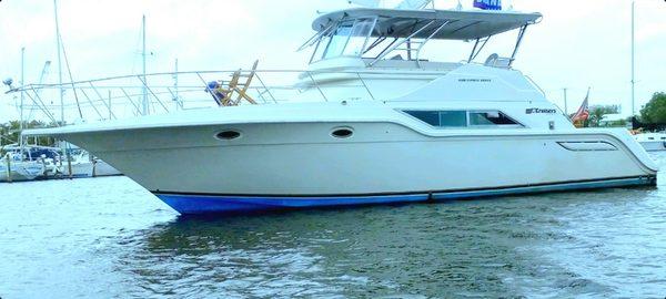 45ft Cruisers Yacht