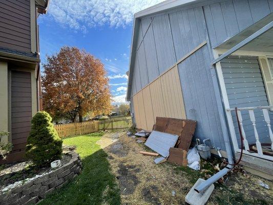 Changing rotten wood for siding