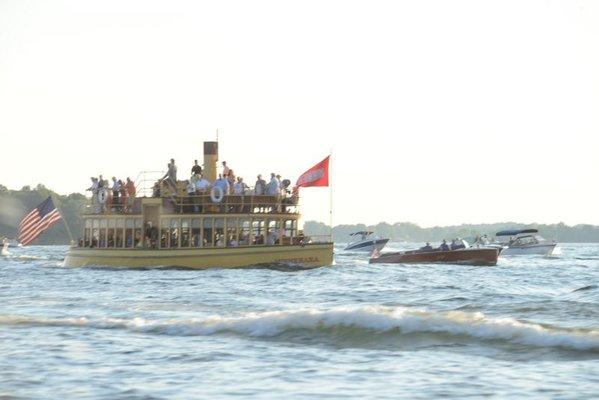 Steamboat "Minnehaha."