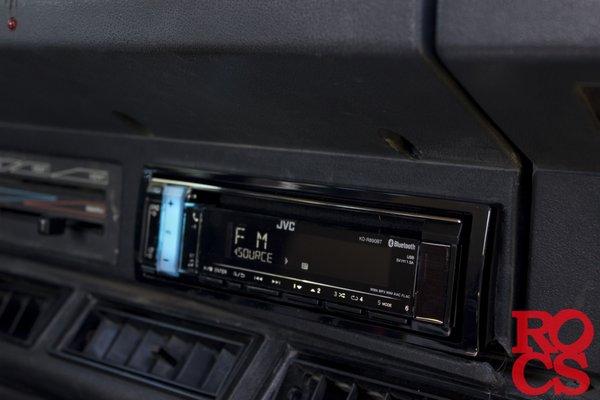 1994 Jeep Wrangler, JVC receiver upgrade w/cd player, AM/FM & bluetooth to stream your playlist from Spotify, Pandora, iheartradio & more!