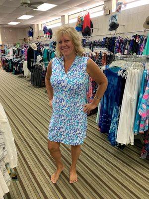 Mom of 3 looks fabulous in this cute summer number