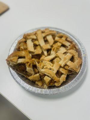 Vegan Apple pie. Crust is crispy and apple is soft. Great for holiday party!