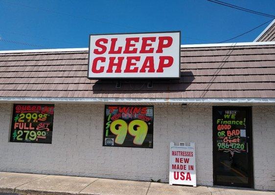 Wendy's Sleep Cheap 
In Macedon Rt 31