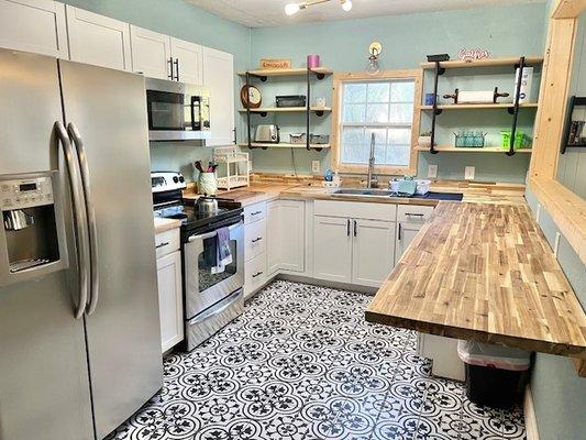 Bungalow kitchen sleeps 6