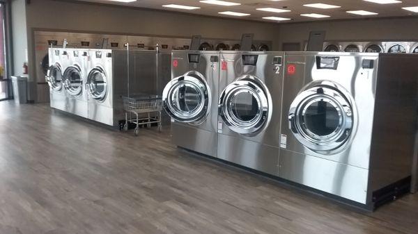 Large 8 load washing machines. Fast and convenient for bedding and folks with lots of laundry.