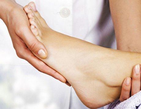 Foot and Ankle Wellness Clinic: Suzanne Mancherian, DPM is a Podiatrist serving Glendale, CA